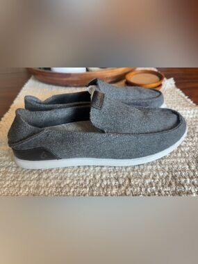 OluKai Men's Dark Grey Wool-Like Slip-On Loafers 9M